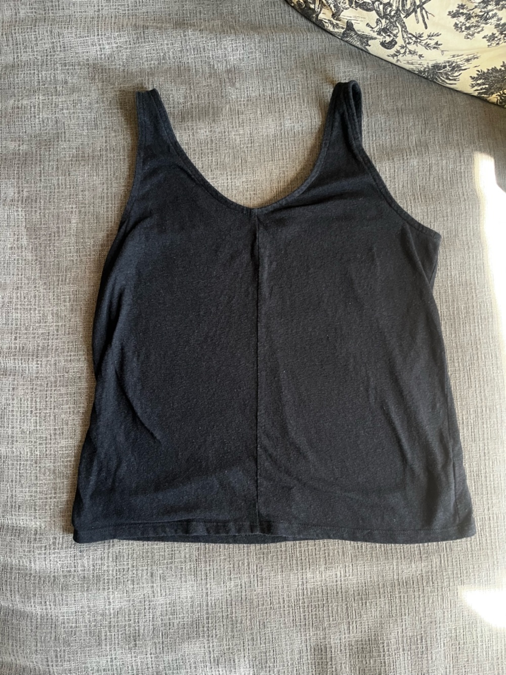 GAP Black Scoop Neck Tank Top - Picture 1 of 2